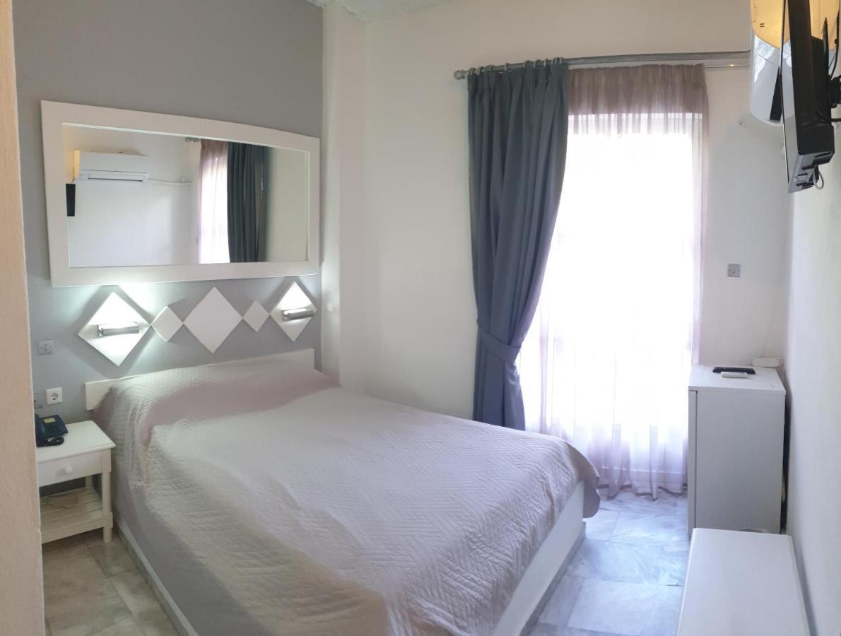 Porto Castello Hotel Фира Екстериор снимка