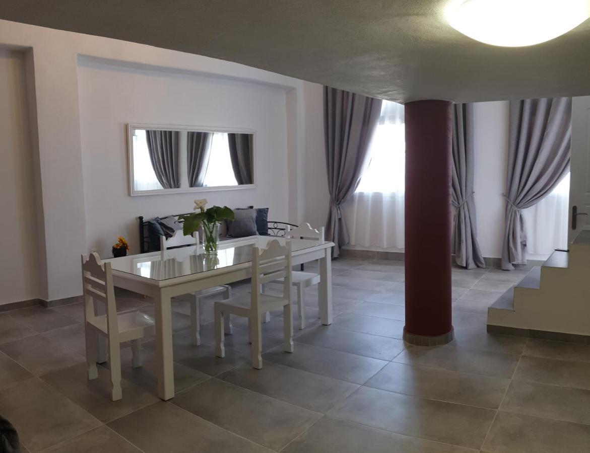 Porto Castello Hotel Фира Екстериор снимка