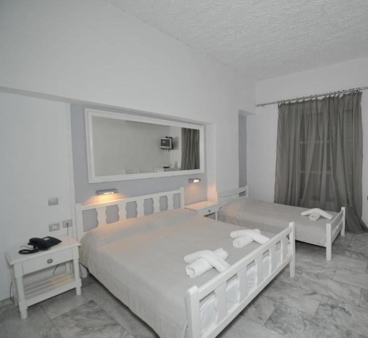Porto Castello Hotel Фира Екстериор снимка
