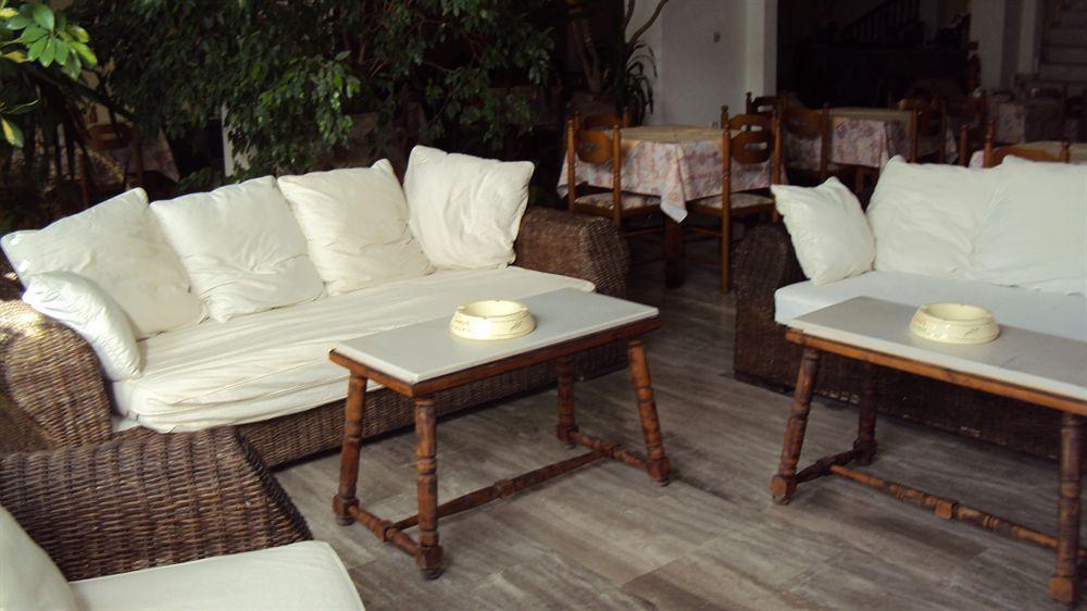 Porto Castello Hotel Фира Екстериор снимка
