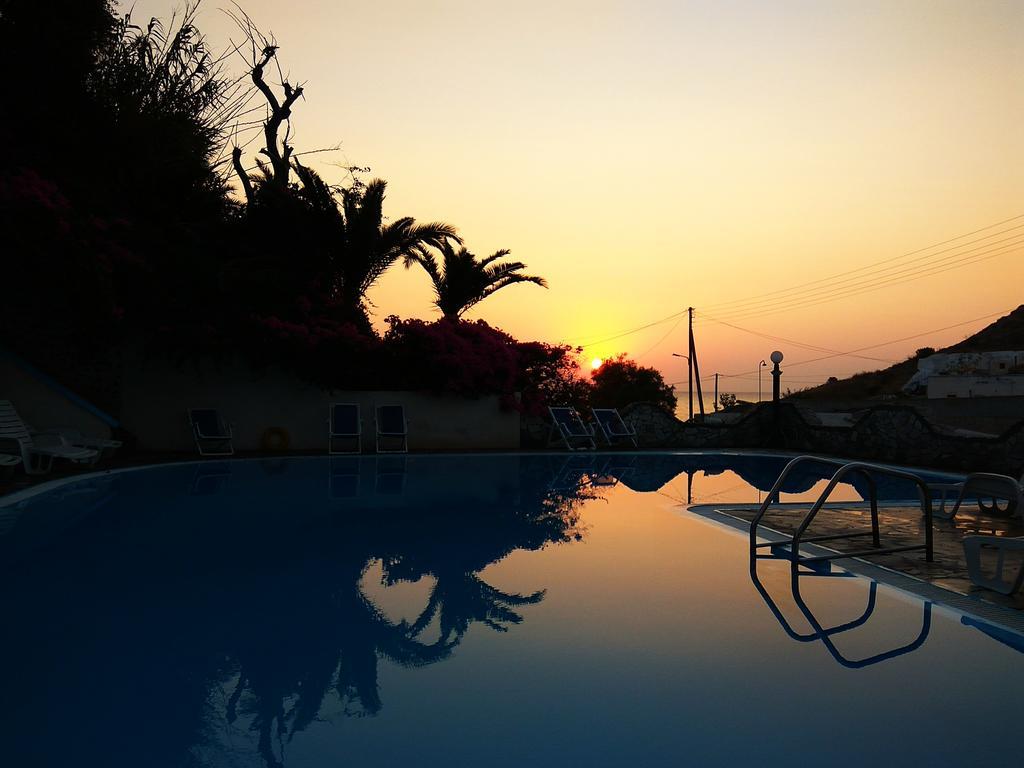 Porto Castello Hotel Фира Екстериор снимка