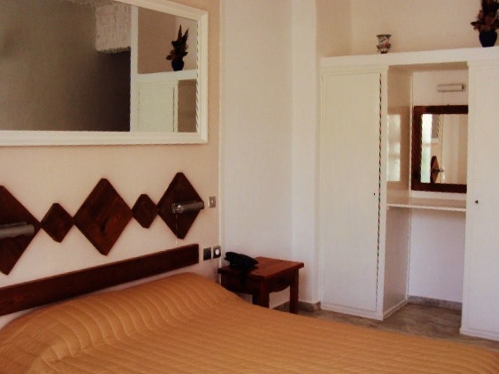 Porto Castello Hotel Фира Екстериор снимка